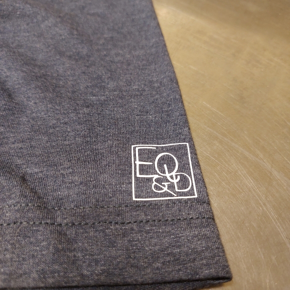 NWOT Equine & Design STRONG AF Equestrian T-Shirt Small Gray - Picture 4 of 5